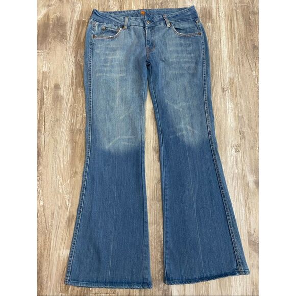 7 For All Mankind Mid Rise Flared Jeans Light Wash Women’s Sz 32 Inch Waist - Picture 1 of 8